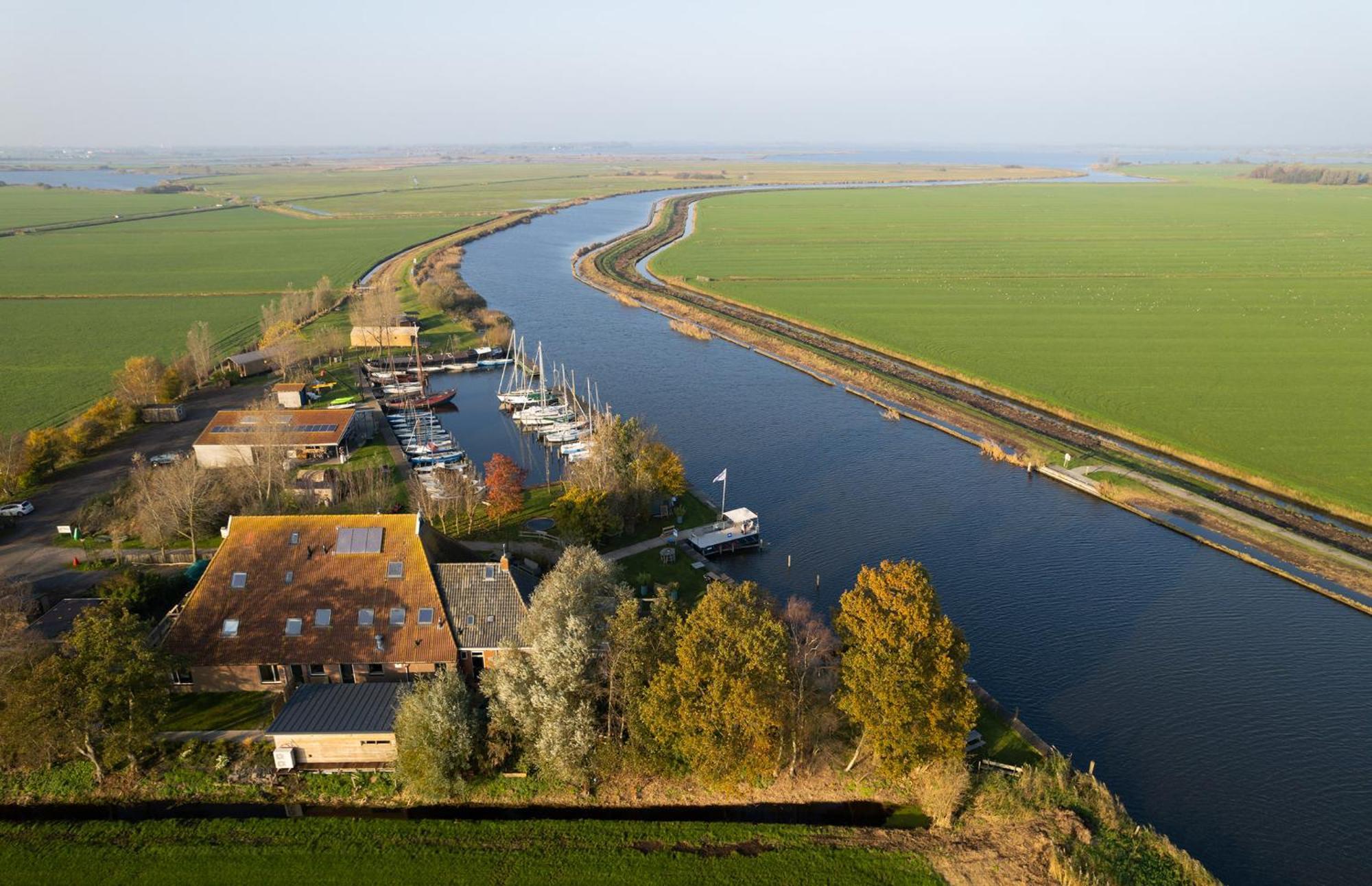 Bed and Breakfast Rufus Aan Het Water Boornzwaag over de Wielen Экстерьер фото